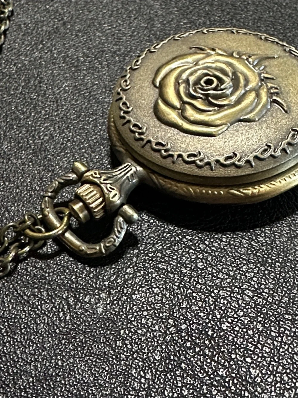 Rose Vintage Bronze Pendant Quartz Watch